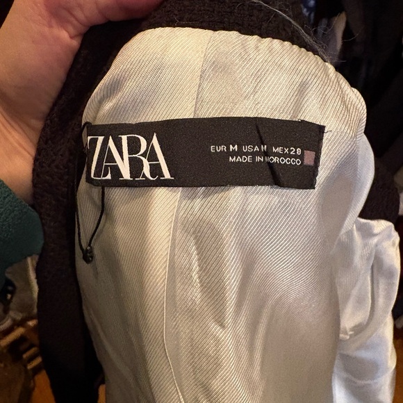 Zara Black Tweed Jacket with gold buttons and shoulder pads - Picture 4 of 7